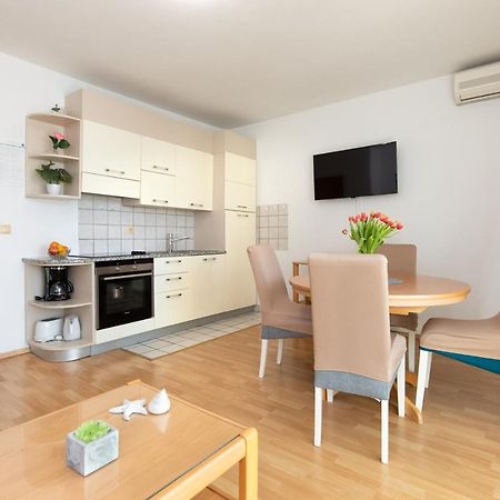 Apartment Filip Krk Town Exterior foto